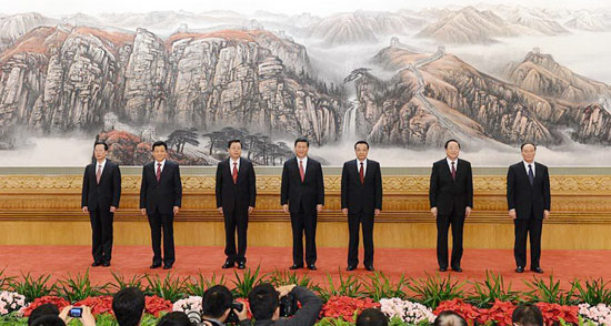 新一届中央政治局常委记者见面会 七位常委集
