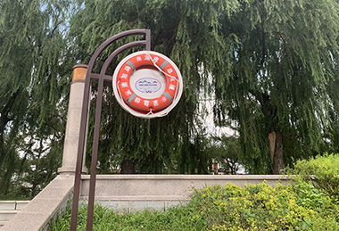 长春市南湖公园新增10套水上应急救助设施 全力保障游客安全